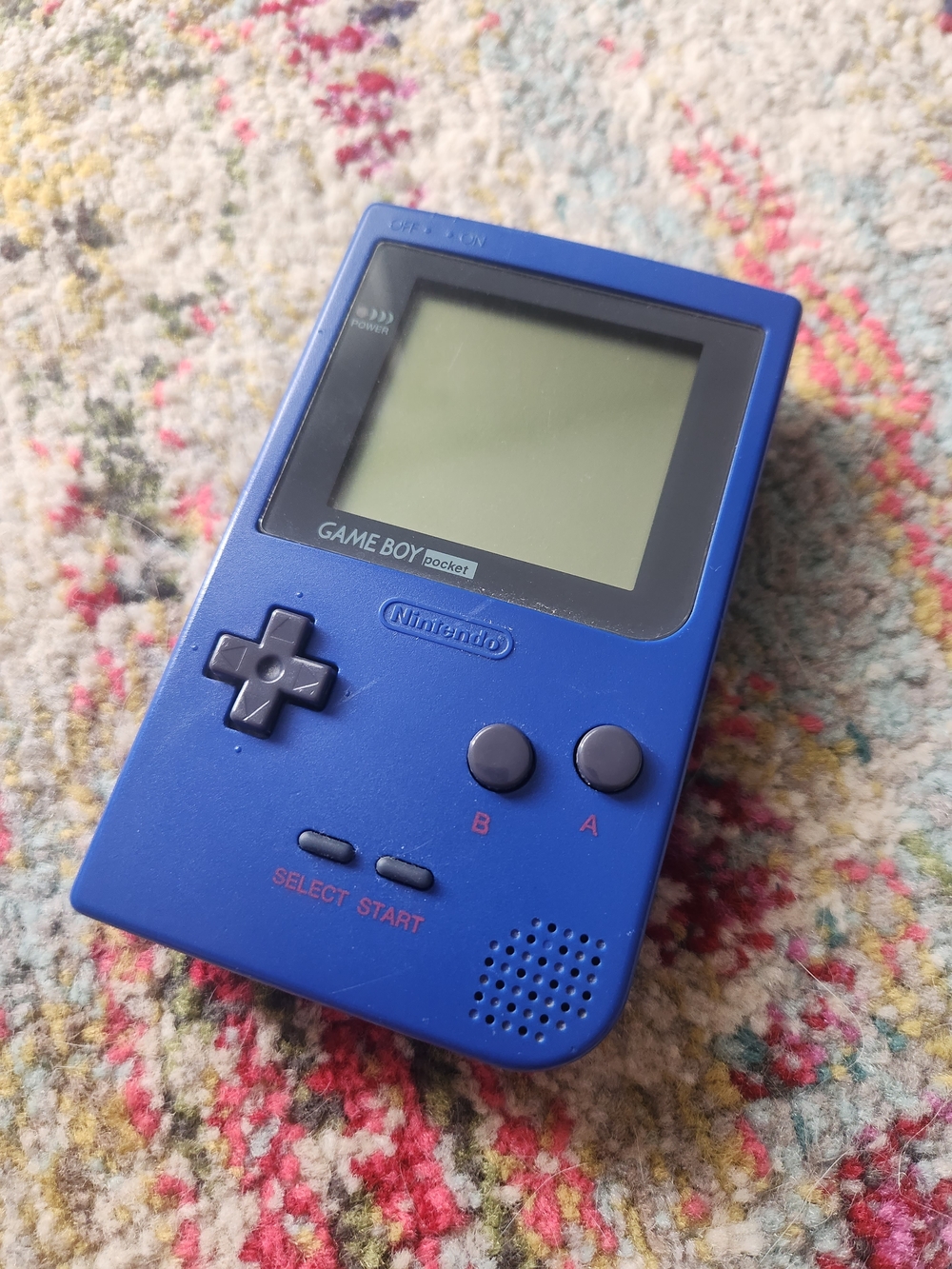 Nintendo Game Boy Pocket Handheld - Blue